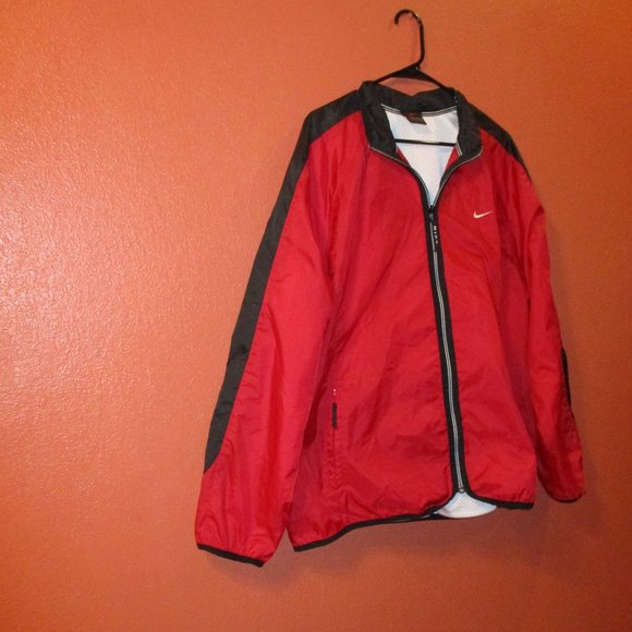 Nike Woman X Large Red Black White Full Zip Pockets Outdoors Windbreaker Jacket - Picture 2 of 11